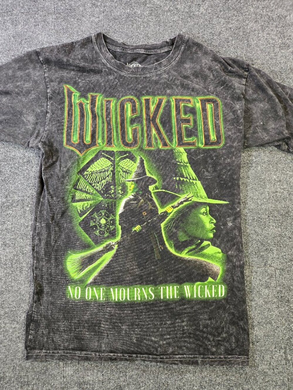 Wicked Universal Studios T-Shirt Mens L Short Sleeve Crew Neck Tee No One Mourns